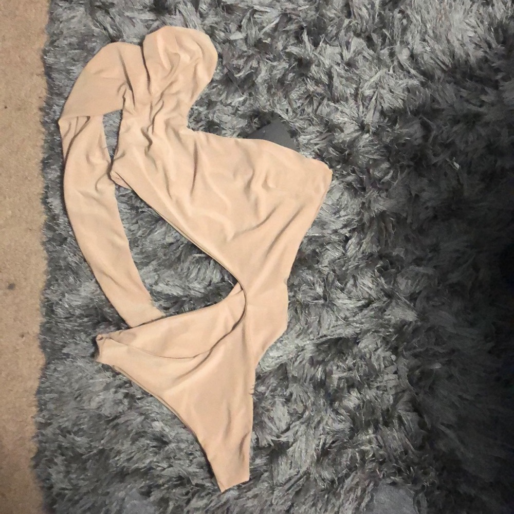 Brand new cut out fashion nova